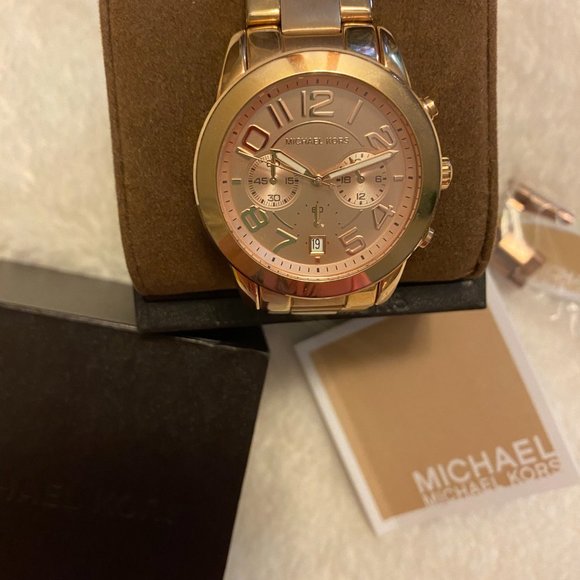 Michael Kors Watch w/extra links and original box main image 8